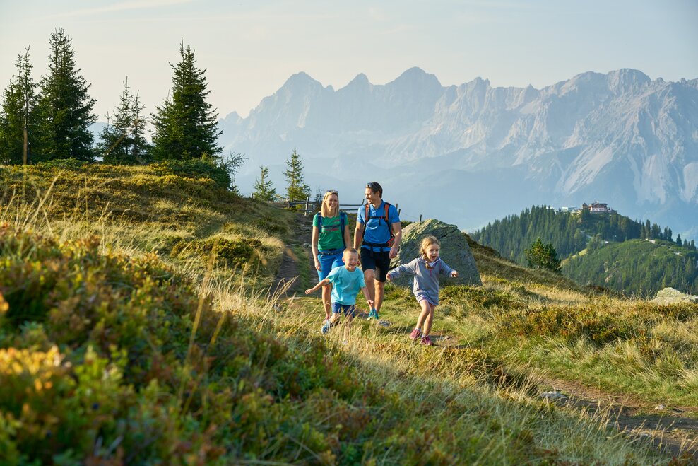 Family hike in Schladming | © Peter Burgstaller Family hike in Schladming | © Peter Burgstaller